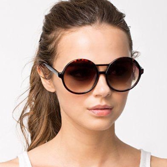 Komono Coco Black Smoke New Sunglasses - Picture 11 of 15